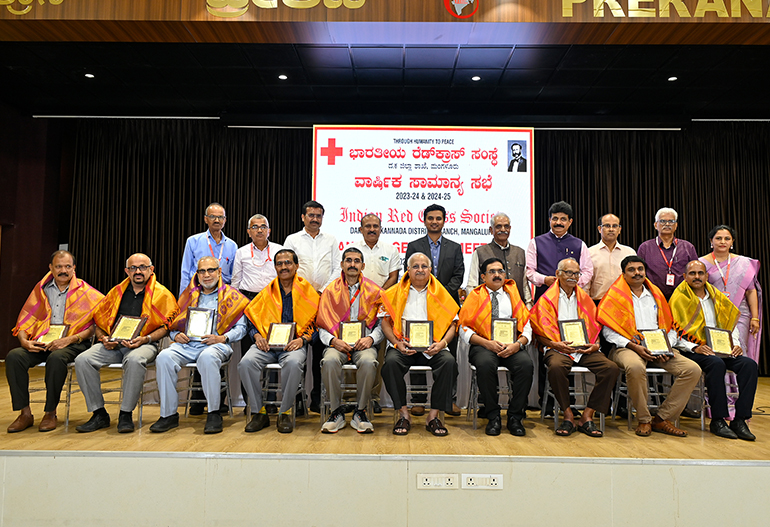 The Indian Red Cross Society Dakshina Kannada District Branch honored Dr Yusuf Kumble